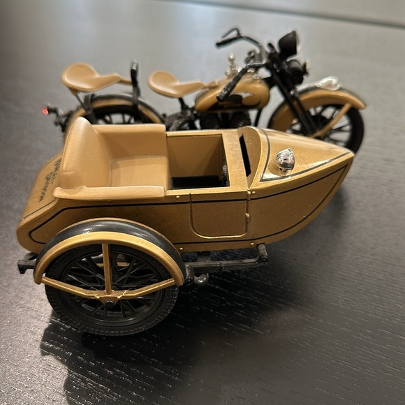 Harley-Davidson Numbered Limited Edition 1933 Motorcycle Sidecar Ultra Edition - Picture 7 of 14